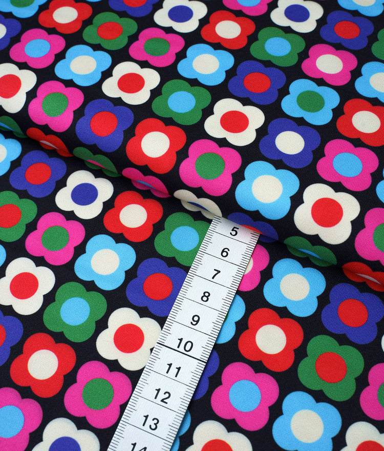 Performance - GRANNY SQUARE BLACK