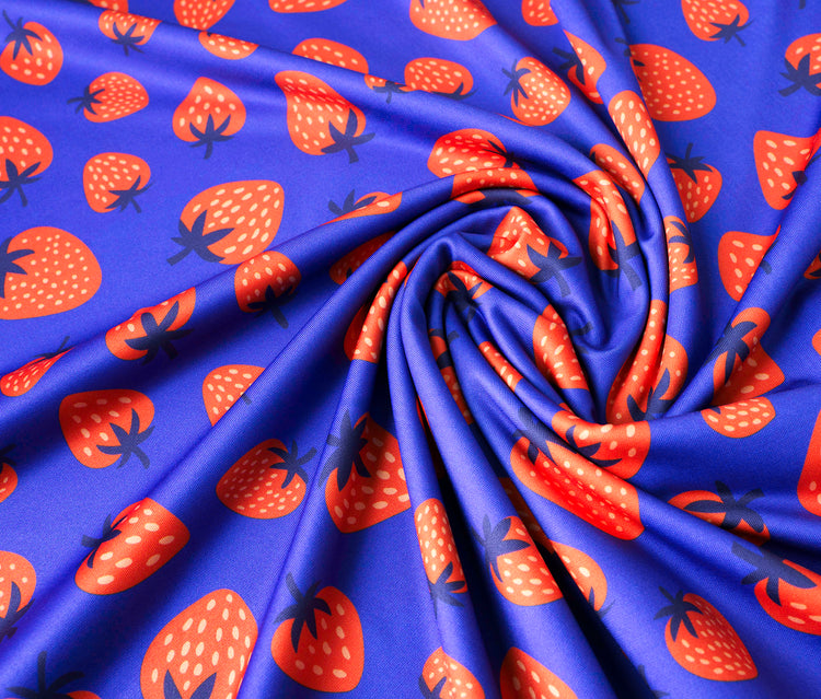 Performance - STRAWBERRIES BLAU